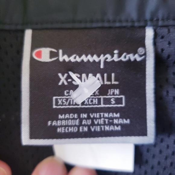 CHAMPION NWOT Zipper Tape Cropped Coaches Jacket - Black XS - Picture 6 of 13